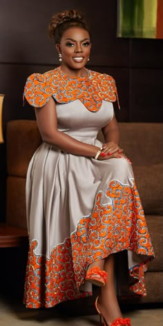 African fashion office styles. #officeoutfit Crate Crafts, African Traditional Wear, Traditional African Clothing, African Fabric Dress, Short African Dresses, Best African Dresses, African Dresses Modern