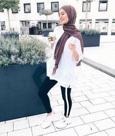 Outfits For The Gym, Hijab Fashion Muslim, Fall Fashion Skirts, Modern Hijab, Hijab Outfits, Hijabi Style, Gym Clothes Women, Fashion Muslim