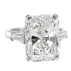 David Rosenberg 15.03 Carat Radiant Cut GIA Certified Diamond Engagement Ring | From a unique collection of vintage Engagement Rings at https://www.1stdibs.com/jewelry/rings/engagement-rings/. Radiant Cut Diamond Engagement Rings, Radiant Cut Engagement Rings, Simulated Diamond Rings, Look Retro, Ringe Gold, Radiant Cut Diamond, Engagement Ring Cuts, Radiant Cut, Platinum Ring