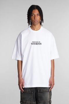 T-Shirt in white cotton, round neck, short sleeves, logo print on front, oversize fit, Made in Portugal, 100% cotton, Model is 1. 83 and wears size S Anti Fashion, Gorgeous Bags, Engineered Garments, World Of Fashion, Logo Print, Oversized Fits, White Cotton, Fashion Brand, Dolce And Gabbana