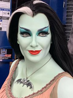 Lillian Munster Costume, Munsters Halloween Costume, Lilly Munster Costume, Herman Munster Makeup, Herman And Lily Munster Costumes, Munsters Costumes, Lilly Munster Makeup, The Munsters Costumes