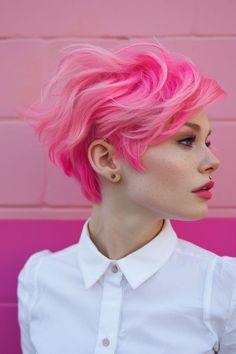 Pink Short Hair Pixie Cuts, C4 Hair, Classy Short Haircuts, Pink Haircut, Longer Pixie, Clean Girl Look, Short Haircuts Ideas, Short Hair Inspiration, Pink Pixie