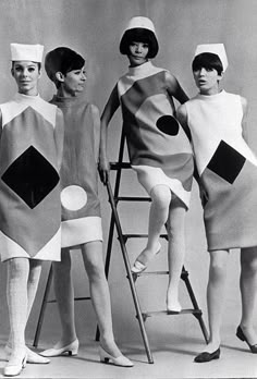 Pierre Cardin iconic designs from the 1960s... 1960s Space Age Fashion, Pierre Cardin Space Age, Pierre Cardin 60s, 60s Mod Fashion, 1960 Fashion