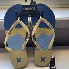 New Hurley Flip Flops Fun Beach Blue Print Size 9 Nwt Blue Summer Sandals For Poolside, Blue Sandals For Poolside Spring, Blue Sandals For Spring Poolside, Casual Blue Sandals For Poolside, Blue Flip Flops For Poolside Summer, Blue Flip Flops For Poolside And Summer, Blue Summer Flip Flops For Poolside, Yellow Casual Flip Flops For Beach, Casual Yellow Flip Flops For Beach