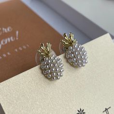 Pearl Pineapple Stud Earrings 18k Gold Plated Luxury Gift for - Etsy Bulgaria Pearl Jewlery, Luxury Feeling, Pineapple Leaves, Luxury Gifts For Women, Raw Stone Jewelry, Pineapple Earrings, Gold And Silver Bracelets, Silver Bracelets For Women, Rose Quartz Bracelet