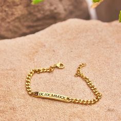 ✅ Personalization: This beautiful name bracelet features some classic fonts that create a beautiful, perfectly balanced look when worn. Simply select a name and our skilled craftsmen will take care of every detail, creating a personalized name bracelet that you can proudly wear yourself or give as a gift. ✅ Chain length: 16 + 3 cm adjustable, ✅ PERFECT GIFT IDEA: If you are looking for an original gift, this exclusive bracelet is just the thing. No matter whether it is for your partner, your bes Bracelet For Couples, Bracelet With Name, Elegant Names, Beautiful Name, School Enrollment, Gift For Mom Christmas, Medical Bracelet, Classic Fonts, Bridesmaid Gifts Jewelry