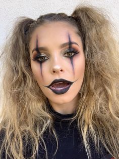 Cute Clown Hairstyles, Easy Monster Makeup, Easy Clown Makeup Simple Cute, Halloweenské Líčení Easy, Simple Halloween Clown Makeup, Cute Clown Halloween Makeup, Easy Quick Halloween Makeup, Simple Scary Clown Makeup, Karneval Make Up