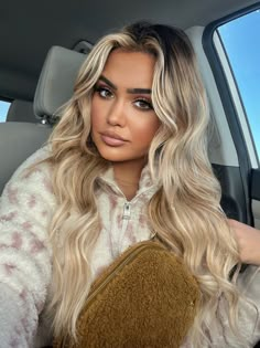 Hair Color With Brown Eyes, Beige Blond, Summer Blonde Hair, Hair Color Streaks, Dark Hair With Highlights, Hair Stylies, Hair Color And Cut