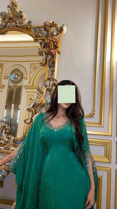 Arabian Women Fashion Dresses, Arabic Dress Traditional, Arabic Dress Modern Beautiful, Egyptian Dresses, Jalabia Styles For Women, Jalabiya Arabic Dress, Bollywood Style Embellished Long-sleeved Abaya, Event Dresses Classy, Algerian Dress Kaftan