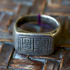 (1) Antique Qing Dynasty Ring – Museum of Jewelry Tuareg Jewelry, Chinese Jewelry, Big Jewelry, Garnet Earrings, Sterling Silver Filigree, Finger Rings, Engraved Jewelry, Qing Dynasty, Dream Ring