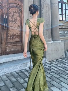 Smink Inspiration, Cottagecore Dress, فستان سهرة, Prom Outfits, Glam Dresses, Green Satin, Looks Style, Summer Maxi Dress