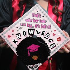 Looking for a unique graduation cap topper on the big day? Check out our design for Black Queen: It's Full Of Knowledge. It's the perfect choice for you. Or it could be a special gift for your loved one who prepares for the graduation ceremony. This graduation cap topper is digitally hand-drawn (NOT PAINTED), whether you're in a time crunch, or you want something easy and affordable for your special day! It's easy to apply to your graduation cap up to minutes before graduation. Each printed grad Graduation Cap Designs For Black Women, Grad Cap Black Woman, Cap Graduation Decoration Ideas, Graduation Cap Black Women, Proud Family Graduation Cap, Jhene Aiko Graduation Cap, Nicki Minaj Graduation Cap, Graduation Cap Designs Black Women, Black Graduation Cap Ideas