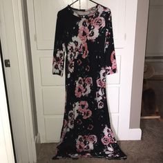 Floral Maxi Dress With Pockets. Size Xl But Fits More Like A Large, I’m 5’4” 130lbs. Stretchy Material, Never Worn. Smoke Free Home Pink Stretch Maxi Dress With Floral Print, Modest Black Floral Print Maxi Dress, Modest Black Maxi Dress With Floral Print, Maxi Dress With Pockets, Dress With Pockets, Floral Maxi, Floral Maxi Dress, Stretchy Material, Colorful Dresses