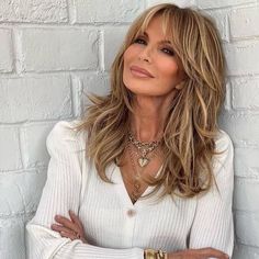 20 Youthful Medium Hairstyles for Women Over 60 Haircuts For Medium Length Hair, Hairstyles For Layered Hair, Jaclyn Smith, Haircuts For Medium Hair, Long Hair With Bangs, Long Blonde, Hair Color And Cut, Long Layered Hair, Haircuts For Long Hair