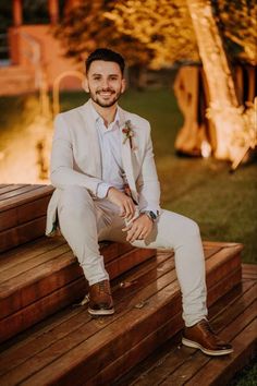 Linen Suit Groomsmen, Beige Beach Wedding, Groomsmen Linen, Beach Wedding Suit, Beige Suits For Men, Brown Wedding Themes, Suit Beige, Beige Beach