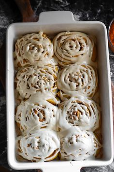 Who said pumpkin spice was just for lattes? 🍁 Get your hands on our Easy Pumpkin Spice Cinnamon Rolls Recipe! These delightful baked treats are perfect for the fall season. They're soft and everything you've been dreaming of for fall! 🍁🥧 Family Breakfast Recipes, Yummy Desserts Easy