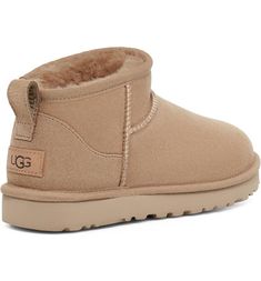 Ultra Mini Uggs, Classic Boots Woman, Mini Uggs, Sand Boots, Ugg Ultra Mini, Ugg Classic Ultra Mini, Jerome Dreyfuss, Ugg Classic, Classic Boots