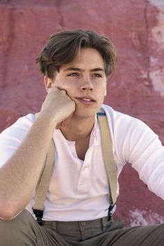 Cole Sprouse Haircut, Razor Cut Hair, Cole Sprouse Wallpaper, Short Shaved Hairstyles, Fine Straight Hair, Corte De Cabelo Masculino