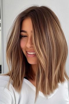 Brauner Long Bob: 66+ Highlights, die begeistern - hairtastic.de Caramel Blonde Long Bob, Long Bob No Layers, Long Bob Highlights, Long Bob Braun, Long Bob With Highlights, Balayage Long Bob, Bob Highlights, Long Bob Balayage, Bob Balayage