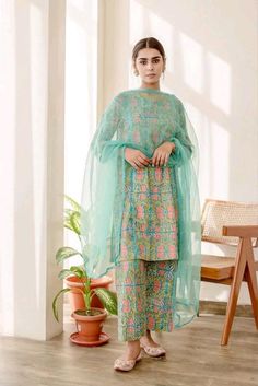 Gulabo Jaipur, Printed Suit, Simple Kurta Designs, Pakistani Fashion Casual, Casual Indian Fashion, Stylish Short Dresses, Long Kurti Designs