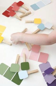 popsicle stick art project for toddlers to make with popsicles and colored paper