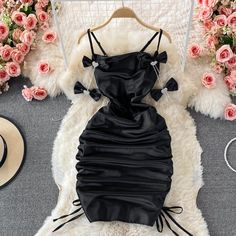 Materials: other Size: m, l Color: white, black Chanel N° 5, Occasion Outfit, Special Occasion Outfits, Fit Check, Wrap Skirt, Dress Collection, High Fashion, White Black, Special Occasion