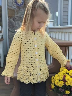 Make this frilly girl’s sweater for your favorite toddler using 760-900 yards of fingering weight yarns/threads and hook sizes. The pattern covers sizes 2T-4T. Designed by Margaret Whisnant. Crochet Toddler Sweater, Jacket Crochet Pattern, Jacket Crochet, Cardigan Au Crochet, Crochet Shrug Pattern, Crochet Cardigan Sweater, Crochet Kids, Crochet Toddler, Pull Crochet