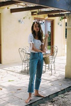 Natalie Sole, Spain Outfit Ideas, Style Parisian Chic, Spain Outfit, Spring Campaign, Parisian Summer, Sunny Season, Blogger Lifestyle, Modest Summer Outfits