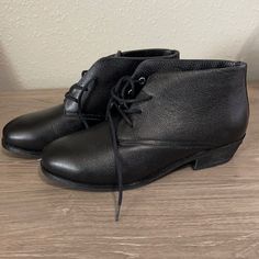 Softwalk Ramsey Black Lace Up Bootie Size 6 Casual Ankle-high Office Boots, Casual Office Boots Medium Width, Casual Office Boots, Black Flat Heel Boots For Formal Occasions, Black Casual Boots With Almond Toe, Casual Black Boots With Almond Toe, Black Formal Boots With Flat Heel, Formal Black Boots With Flat Heel, Black Formal Flat Heel Boots