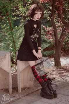 Japanese Aesthetic Outfits, Gothic Hairstyle, Bold Hairstyles, Embrace Your Dark Side, Japanese Punk, Estilo Hipster, Gothic Hairstyles, Yume Kawaii, Unique Looks