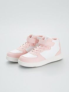 Baskets montantes bicolores en synthétique - Rose - Fille - Taille 25 - Des baskets mode comme on les aime. La recette parfaite : des sneakers bicolores qui donnent de suite un effet cool...  - Baskets montantes esprit sneakers  - Matière synthétique  - Empiècement contrasté pour un effet bicolore  - Lacets élastiques  - Patte scratchée à l'avant  - Trous d'aération à l'avant  - Surpiqures ton sur ton  - Intérieur rembourré en mesh  - Bord de semelle texturé en gomme  - Semelle d'usure antidérap Des Baskets, Baskets, Sneakers