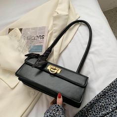 fb-feed Elegant White Rectangular Bag, Elegant Rectangular Chain Wallet, White Rectangular Bag With Chain, White Rectangular Shoulder Bag With Chain, Luxury White Shoulder Bag With Turn-lock Closure, Cross Body Bags, نظارات شمسية, Black Cross, Cute Prom Dresses