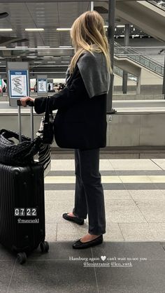 Chic Travel Outfit Airport Style, Classy Airport Outfit Chic Travel Style, Airport Aesthetic Outfit, Airport Style Winter, Classy Airport Outfit, Chic Travel Style, Airport Outfit Summer, Travel Outfit Plane, Next Clothes