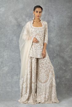 Trousseau Outfits, Kashmiri Embroidery Suits, Kashmiri Wedding, Woolen Embroidery, Kashmiri Suits, Gharara Designs, Kashmiri Work, Kashmiri Embroidery