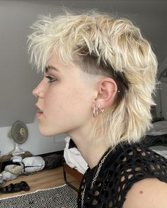 Hairstyle Ideas For Short Hair, Queer Hair, Haircuts 2024, Androgynous Hair, Ideas For Short Hair, Mullet Haircut, Men's Haircuts, Hair Inspiration Short, Men Haircut