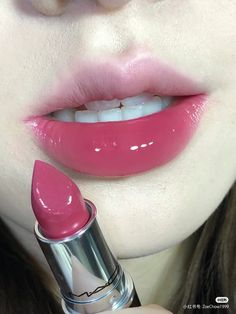 Makeup With Cute Packaging, Lip Makeup Aesthetic, Cool Tone Lip, Anime Lipstick, Pink Douyin Makeup, Makeup Bibir, Cute Lipstick