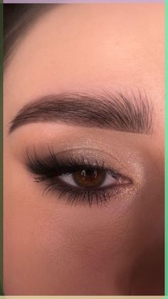 Cute Simple Makeup Looks For Prom, New Year’s Eve Makeup Ideas, Makeup Sylwestrowy, Makeup Looks New Years Eve, Christmas Makeup Looks Simple Brown Eyes, Eye Makeup New Years Eve, Subtle Eyeshadow Looks, Makeup For New Years Eve, New Years Eve Make Up