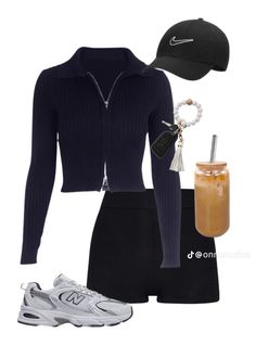 Kawaii Sporty Outfits, Pilates Princess Outfit Black, Sporty And Rich Aesthetic Outfits, Balletcore Athleisure, Aesthetic Workout Outfits Korean, Pilates Outfits, Training Outfit, Gym Crush, Pilates Clothes