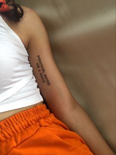 Everything happens for a reason Quote Tattoos On Arm For Women, With You All The Time Tattoo, Short Quote Tattoo Placement, Inner Arm Tattoo Words, Summer Walker Tattoos Ideas, Bicep Tattoo Women Quotes, Independence Tattoo Woman, Millennial Tattoos, Profound Tattoos