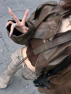 Cooler Style, Looks Black, Trik Fotografi, Brown Leather Jacket, 가을 패션, Mode Vintage, Mode Inspiration