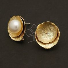 SI-292-MG / 2 Pcs - Lotus Leaf Earring Findings, Matte Gold Plated over Brass Body with .925 Sterlin Leaf Earring, Flower Ear, Lotus Leaves, Lotus Leaf, Handmade Gold, Earring Findings, Leaf Earrings, Matte Gold, Jewelry Supplies