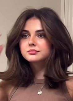 Long Bob Unstyled, Deep U Haircut Short Hair, Blow Dry Haircut, Short Voluminous Haircut, Short Haircut Ideas For Oval Face, Bottleneck Bangs Long Hair Round Face, Priyanka Chopra Hair Short, Short Haircuts For Chubby Women, Short Haïr Cut For Oval Face