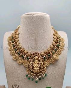 Green Pearls Jewelry, Kasulaperu Necklace Designs, Kasumalai Necklace, Nakshi Jewellery Necklaces, Kasu Necklace Designs, Nakshi Necklace Designs, Kasulaperu Jewellery, Necklace Designs Gold Indian, Gold Necklace Antique