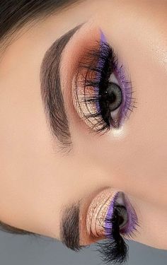 Simple Colorful Eye Makeup For Blue Eyes, Snowball Makeup Ideas, Purple Makeup Ideas Eyeshadows, Eye Shadow Purple, Gold And Purple Makeup Looks, Make Up Ideas Purple, Lavender And Gold Makeup, Natural Makeup With Purple, Purple Natural Makeup