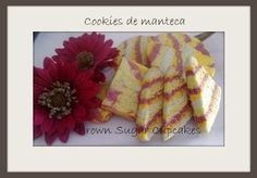 cookies de mantega brown sugar crackers with red and yellow flowers on the side