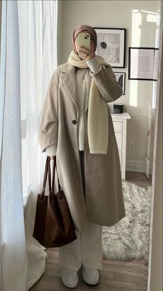 Cute Hijabi Outfits Winter, Winter Scarf With Hijab, Fall Hijab Outfits Casual, Hijabi Outfit Fall, Modest Asian Outfits, Hijab In Winter, Winter Outfits Modest Hijab, Casual Winter Outfits Hijab, Hijab Outfit Fall