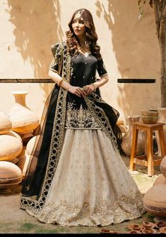 Lehenga For Engagement, Pakistani Bridal Lehenga, Pakistani Lehenga, Pakistani Bridal Dress, Short Shirt Dress, Short Shirt, Pakistani Bridal Dresses