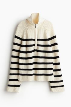 Rib-knit sweater in a soft cotton blend. Stand-up collar  half-zip  and long raglan sleeves. Straight hem with slit at sides. Wineries Outfit, Pullover Mode, High Neck Sweater, Half Zip Sweaters, Ribbed Knit Sweater, Sweaters Online, Knitted Jumper, Fashion Story, Cool Sweaters