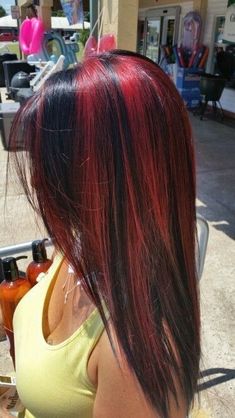 ANDREX Red Highlights On Brunette Hair, Hair Dye Ideas Color, Tri Color Hair, Unique Red Hair, Lashes Aesthetic, Kitty Videos, Character Hair, Maroon Hair