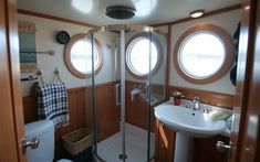 DIY Houseboat Renovation Ideas: Transform Your Vessel oceangrandeur.com